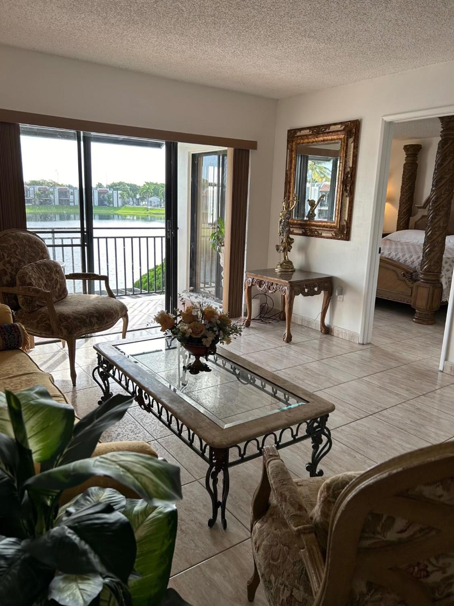 Beautiful Apartment With Very Elegant Colonial Decoration Tamiami Extérieur photo